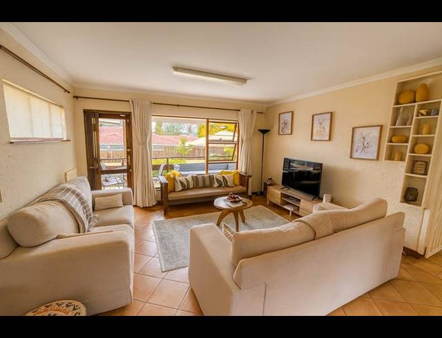 3 BEDROOM HOUSE FOR SALE IN LONEHILL